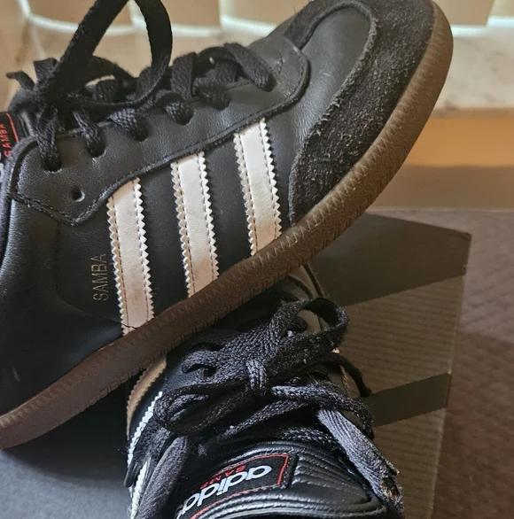 Adidas Samba Classic Black and White Shoes - Picture 4 of 9